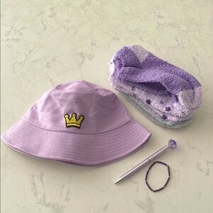 Adult Bucket Hat, Diamond Pen, Fluffy Socks Set, & Beaded Bracelet - Purple
